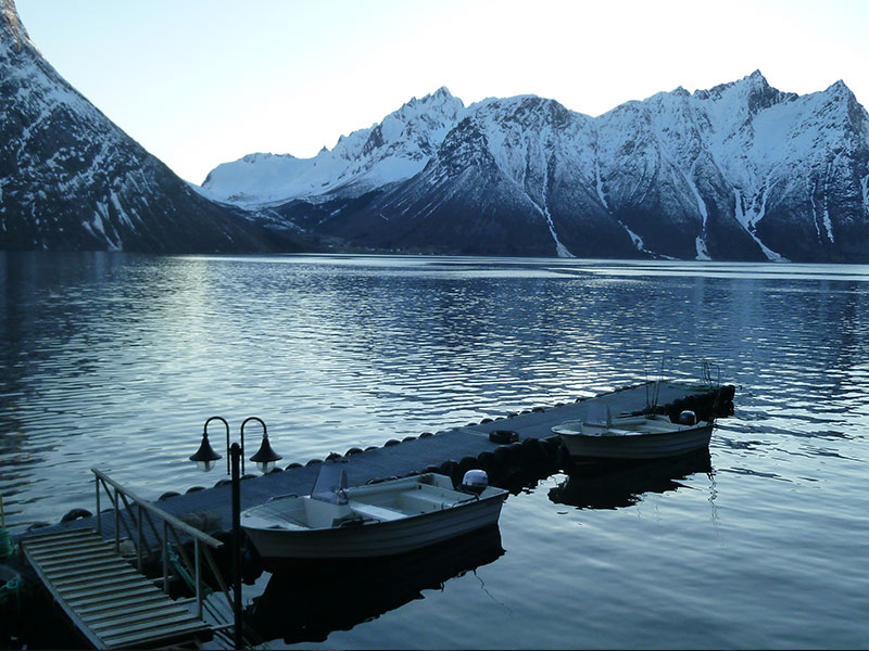 Fischerei, Angeln in Norwegen, Berge, Steg, Boote